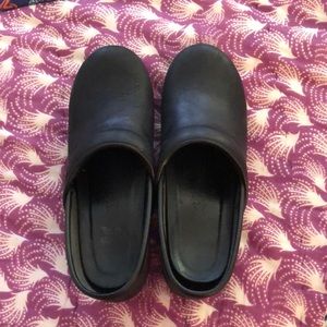 Black Dansko XP